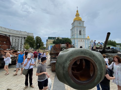 Civilians living in Kyiv side-by-side with humanitarians